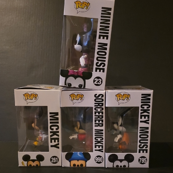Funko Disney Mickey Collection and Minnie Mouse Pop! - Picture 3 of 9